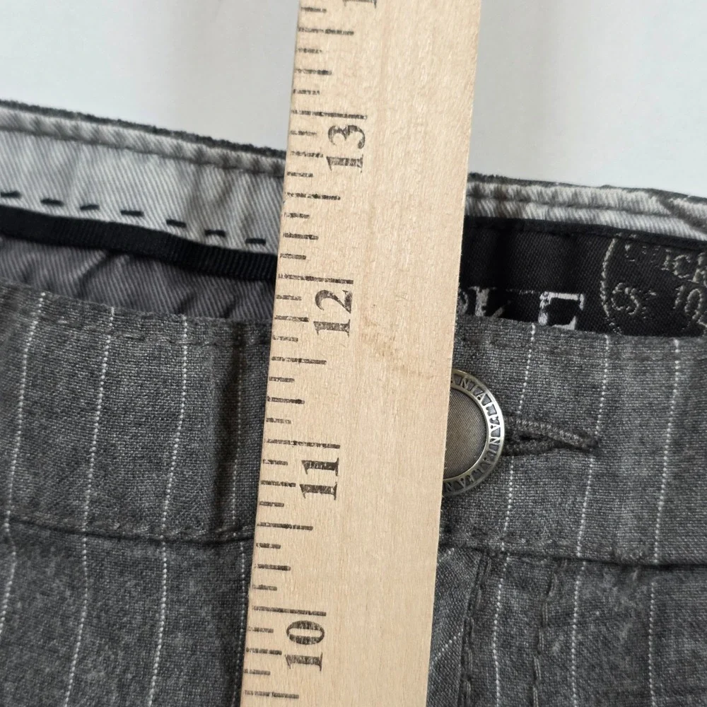 BKE Carlisle Pinstripe Shorts Mens 34 Heather Grey Regular Fit Casual 26581AM
